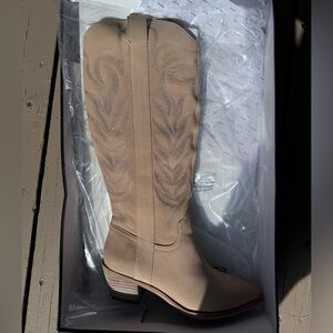 Dolce Vita Solei Cowgirl Boot size 7